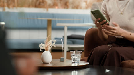 Woman-looking-at-menu