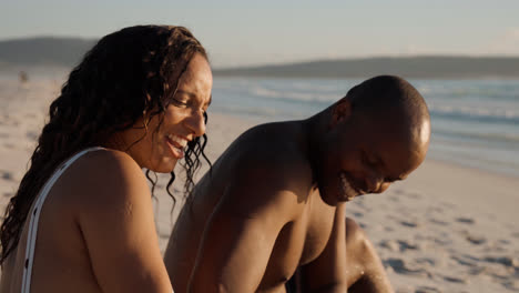 Pareja-En-La-Playa