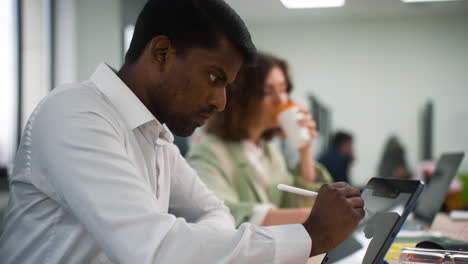 Man-working-in-office