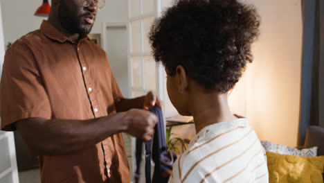 Kid-getting-ready-for-school