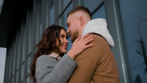 Couple-hugging-outside