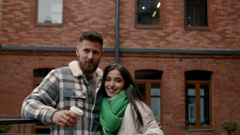 Couple-looking-at-the-camera