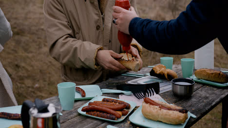 Leute-Beim-Picknick