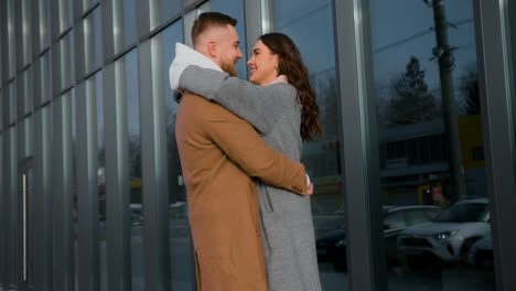 Couple-hugging-outside