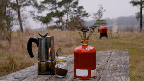 Kaffeemaschine-Auf-Einem-Tisch