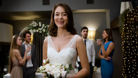 Bride-with-bouquet