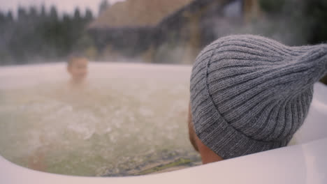 Outdoor-hot-tub