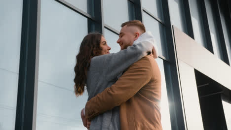 Couple-hugging-outside