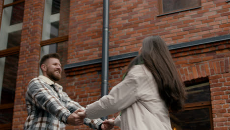 Couple-hugging-outside