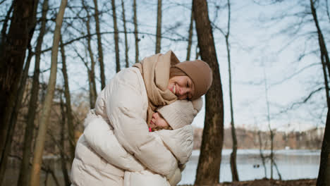 Mom-and-daughter-hugging