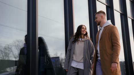 Couple-hugging-outside