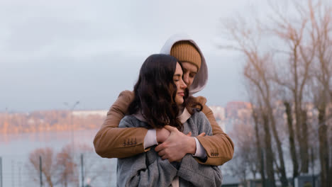 Couple-hugging-outside