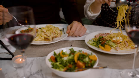 gente-comiendo