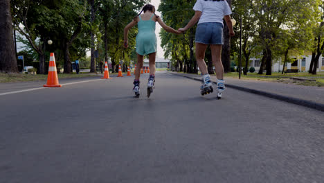 Mom-and-daughter-on-roller-skates