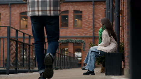 Pareja-Pasando-Tiempo-Juntos-Al-Aire-Libre