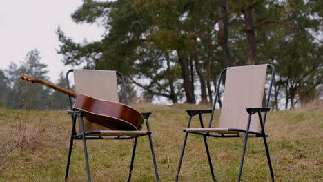 Guitar-on-a-chair