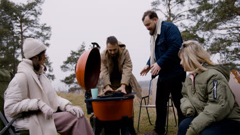 People-having-BBQ