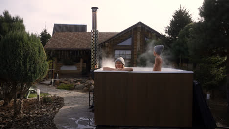 Outdoor-hot-tub