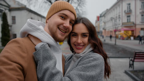 Couple-hugging-outside