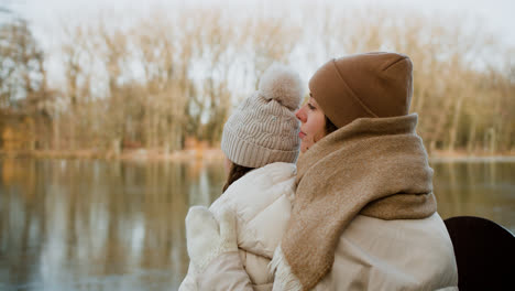 Mutter-Und-Tochter-Verbringen-Zeit-Miteinander