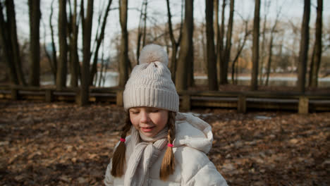 Kid-running-outdoors