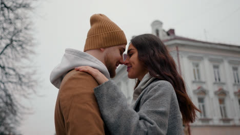 Couple-cuddling-outside