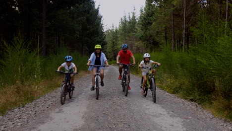 Family-riding-bike-outdoors