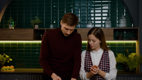 A-couple-cooking-together