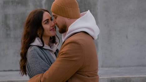 Couple-hugging-outside