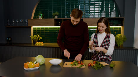 A-couple-cooking-together