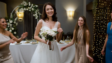 Bride-with-friends