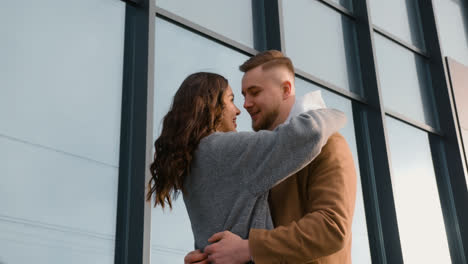 Couple-hugging-outside