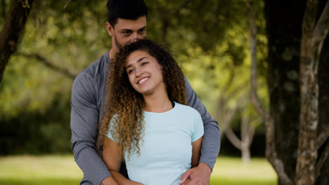 Couple-posing-outdoors