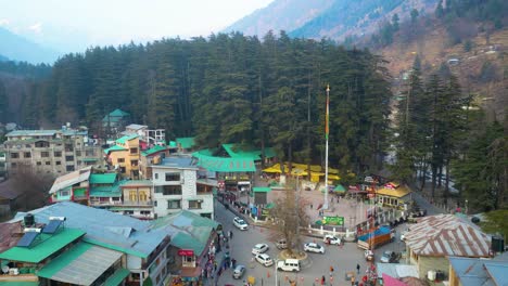 Aerial-view-Citi-of-Manali-Landscape,-Himachal-Pradesh,-India