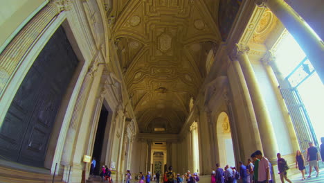 Basílica-De-San-Pedro-Entrada-Exterior-Columna-Galería-Ojo-De-Pez-Gran-Angular