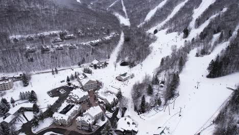 Low-orbit-of-ski-resort-at-the-foot-of-an-Appalachian-mountain-in-west-Massachusetts