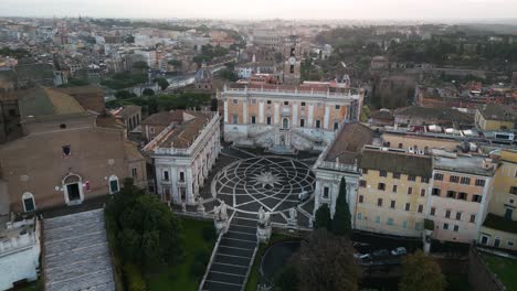 Aerial-Pullback-Reveals-Piazza-del-Campidoglio,-City-Hall-in-Rome,-Italy