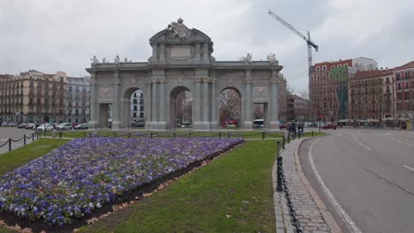 left-to-right-pan-shot-of-Puerta-de-Alcala-in-Madrid,-Spain