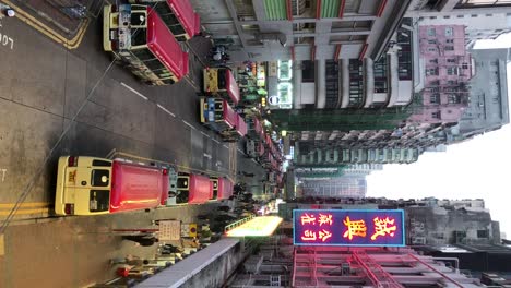 Imágenes-Verticales-Del-Mercado-Callejero-De-Fa-Yuen-En-Mong-Kok,-Hong-Kong