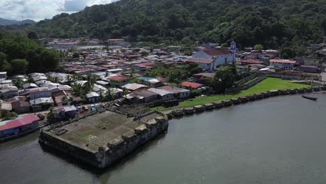 Hafen-Von-Portobelo,-Colon,-Karibik