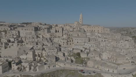 Drone-footage-of-the-ancient-city-of-Matera,-in-southern-Italy's-Basilicata-region
