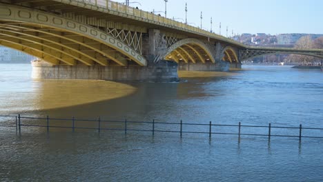 River-Danube-Flooding-at-Margaret-Bridge-and-Carl-Lutz-Quay-in-Budapest,-Hungary---December-28,-2023