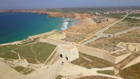 Castle-next-to-blue-ocean-in-sagres,-portugal