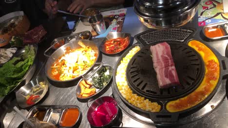 Restaurante-De-Barbacoa-Coreano-En-Mong-Kok,-Hong-Kong