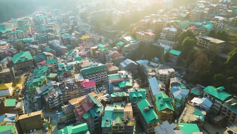 Aerial-view-Citi-of-Manali-Landscape,-Himachal-Pradesh,-India