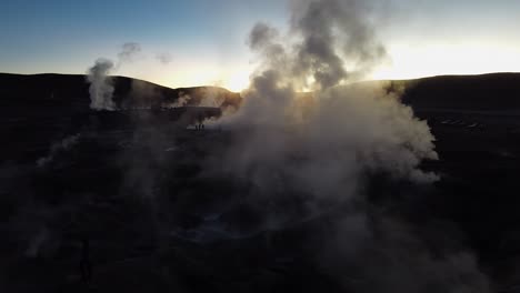 Sol-de-Manana-geology-hot-spot,-geysers-steam-at-sunrise-in-Bolivia