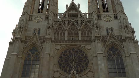 Zoom-In-on-Facade-of-Votivkirche-in-Vienna