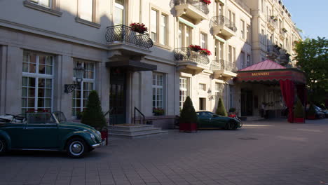 The-Exterior-Perspective-of-Brenners-Park-Hotel-and-Spa,-a-Luxurious-Five-star-Accommodation-Nestled-in-Baden-Baden,-Germany---Medium-Shot