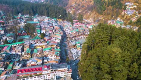 Aerial-view-Citi-of-Manali-Landscape,-Himachal-Pradesh,-India