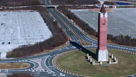 Eine-Luftaufnahme-Des-Wasserturms,-Bekannt-Als-Der-Bleistift-Am-Jones-Beach-Auf-Long-Island,-New-York